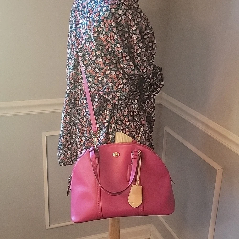 COACH Cora Peyton Pink Double Handle Zip Around Crossbody Satchel‎ Dome Bag